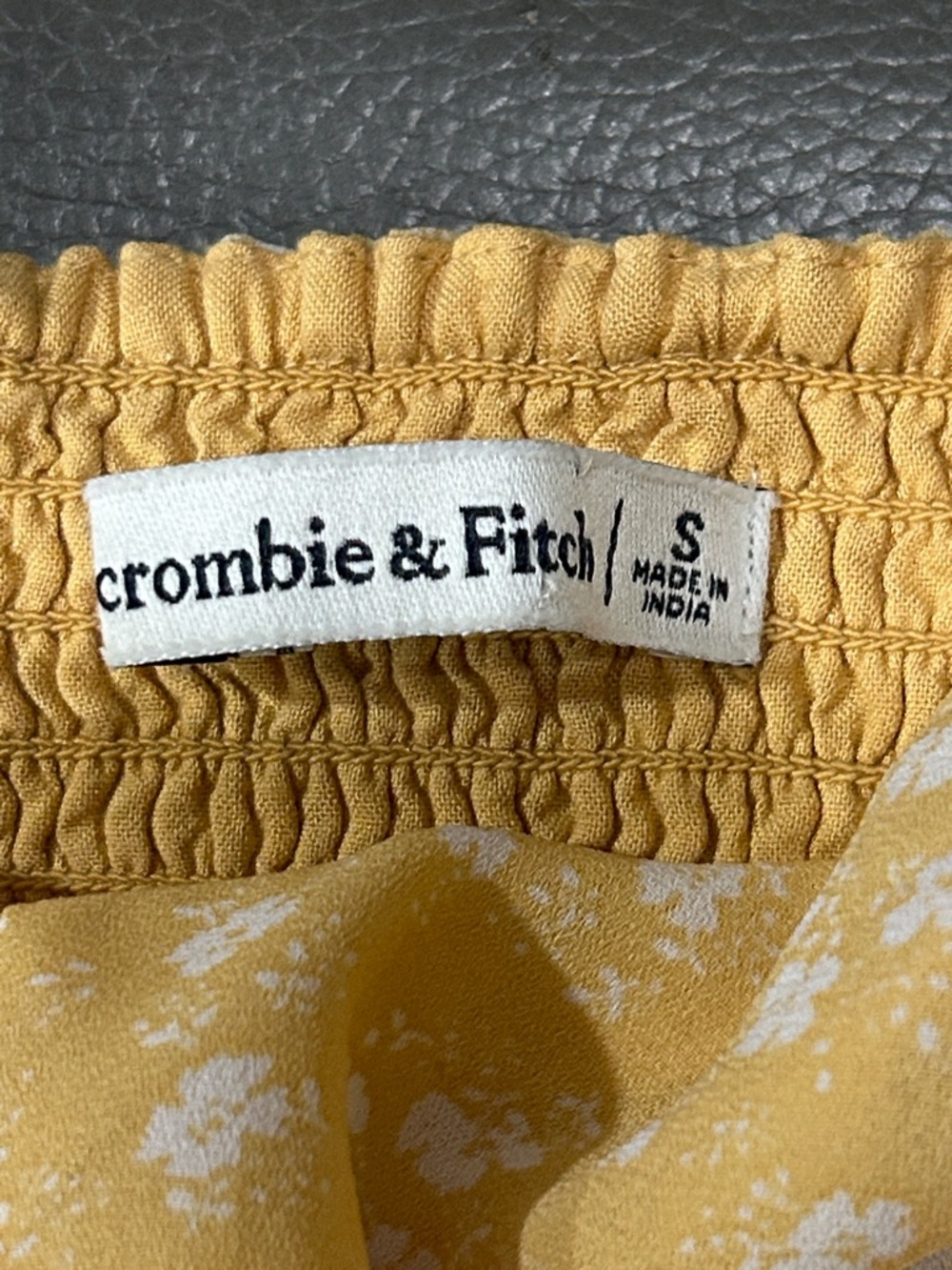 Abercrombie & Fitch Yellow Puff-Sleeve Floral Top size S - Picture 2 of 3